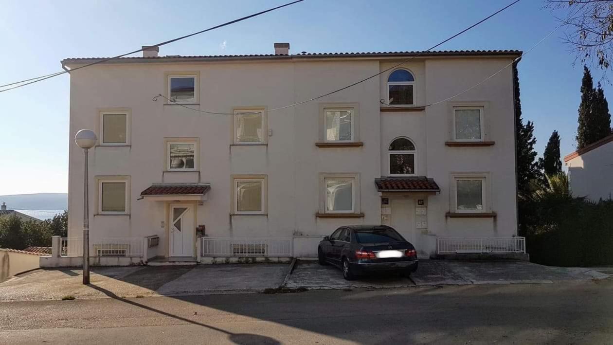 Apartment Zara Dramalj Exterior photo