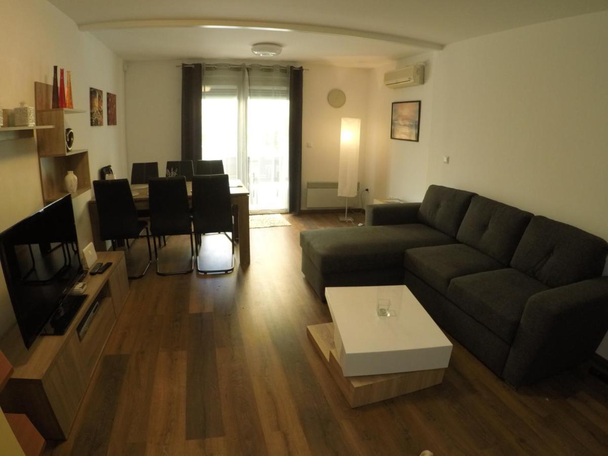 Apartment Zara Dramalj Exterior photo